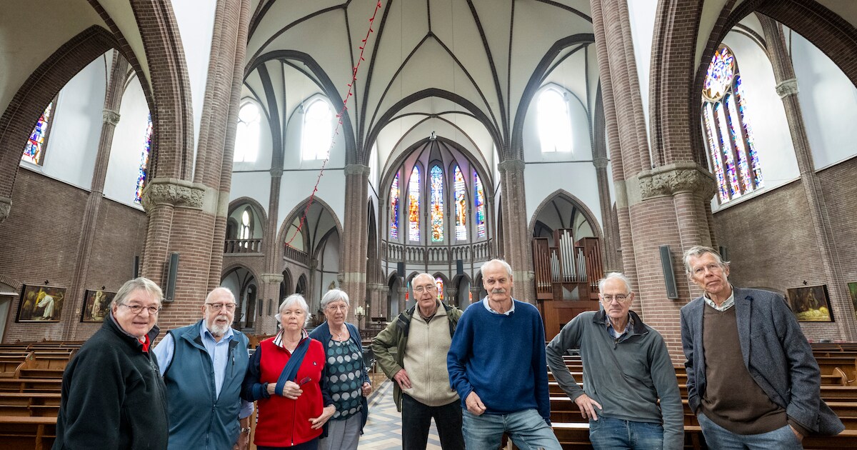 Blijft de Antonius van Paduakerk behouden als kerk? Gelovigen zitten ...