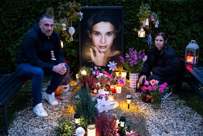 Ester vertelt voor het eerst over laatste jaar van haar overleden dochter Elena (14): ‘Ze wilde ons niet zien huilen’