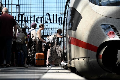 Duitse conducteur zet trein stil om toiletpapier te halen bij de supermarkt