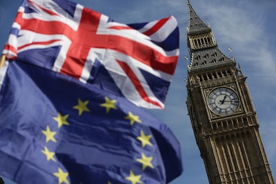 Getrouwde topman vliegt in één jaar 26 keer naar VK voor minnares, op kosten van Nederlands bedrijf