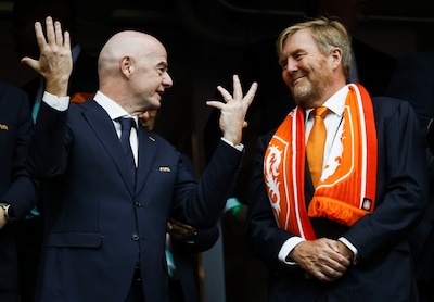 Koning over gesprek met FIFA-baas Infantino: ‘Heb wat suggesties voor de vredesprijs gedaan’