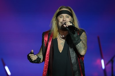 Metal-zanger Vince Neil kon na beroerte niet meer lopen: ‘Ik moest het opnieuw leren’