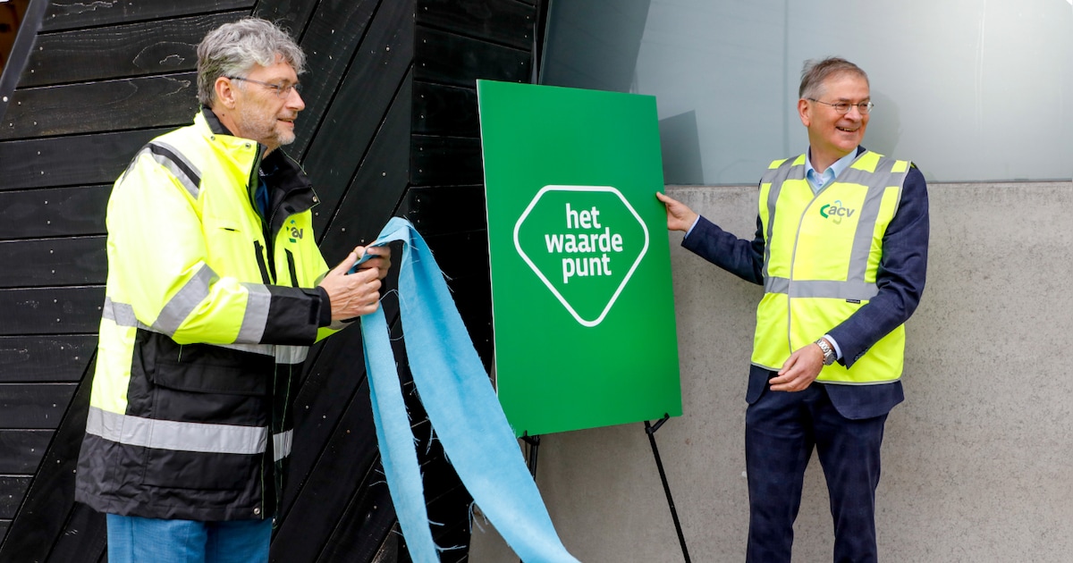 Vernieuwd Waardepunt Veenendaal geopend door wethouder