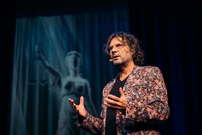 Job Knoester gaat door met theatertour over TBS: ‘Ik ben positief verrast door alle reacties’