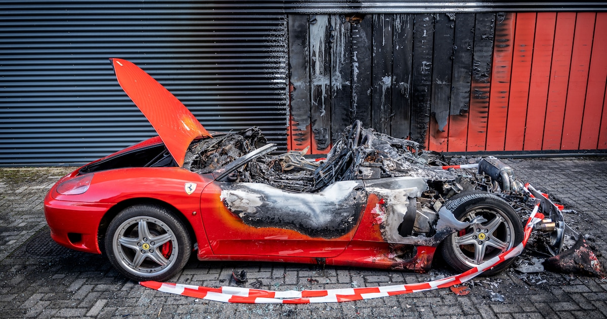 Ferrari-bezitter gaat hapje eten, dan wordt zijn peperdure auto in ...