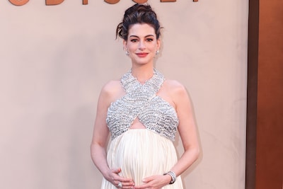 Anne Hathaway bracht oude Hollywoodglamour tot leven in een heuse godinnenjurk