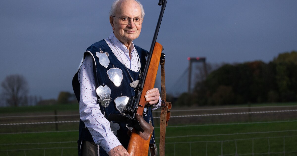 Hans (89) is de beste schutter en dat kost ’m euro’s: maar die betaalt hij graag, nu het nog kan