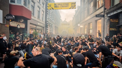 Vitesse-supporters willen bij rechtszitting zijn: ‘Mogelijk de laatste kans’