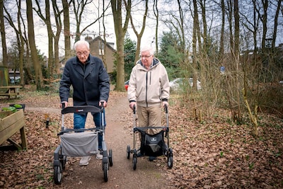Jan en Johan mogen elke dag naar buiten, ook na de tragische dood van Albert (79): ‘Je kunt niet alle risico’s uitsluiten’