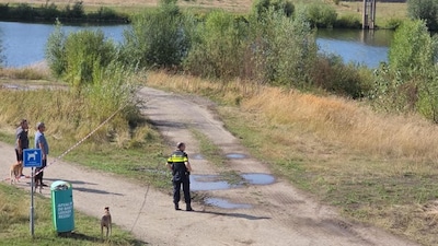 Overleden vrouw aangetroffen in de buurt van de Maas, politie houdt rekening met misdrijf