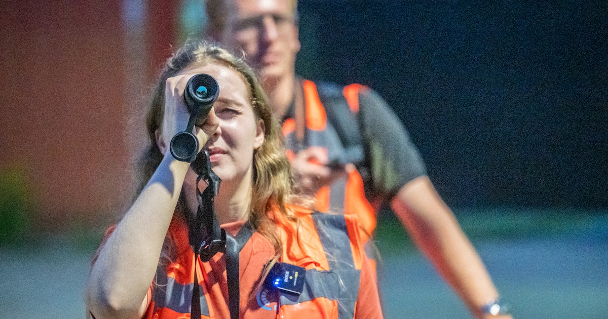 Myrthe (28) staat midden in de nacht een kwartier voor vreemde huizen: ‘Ze denken dat we kwaad in de