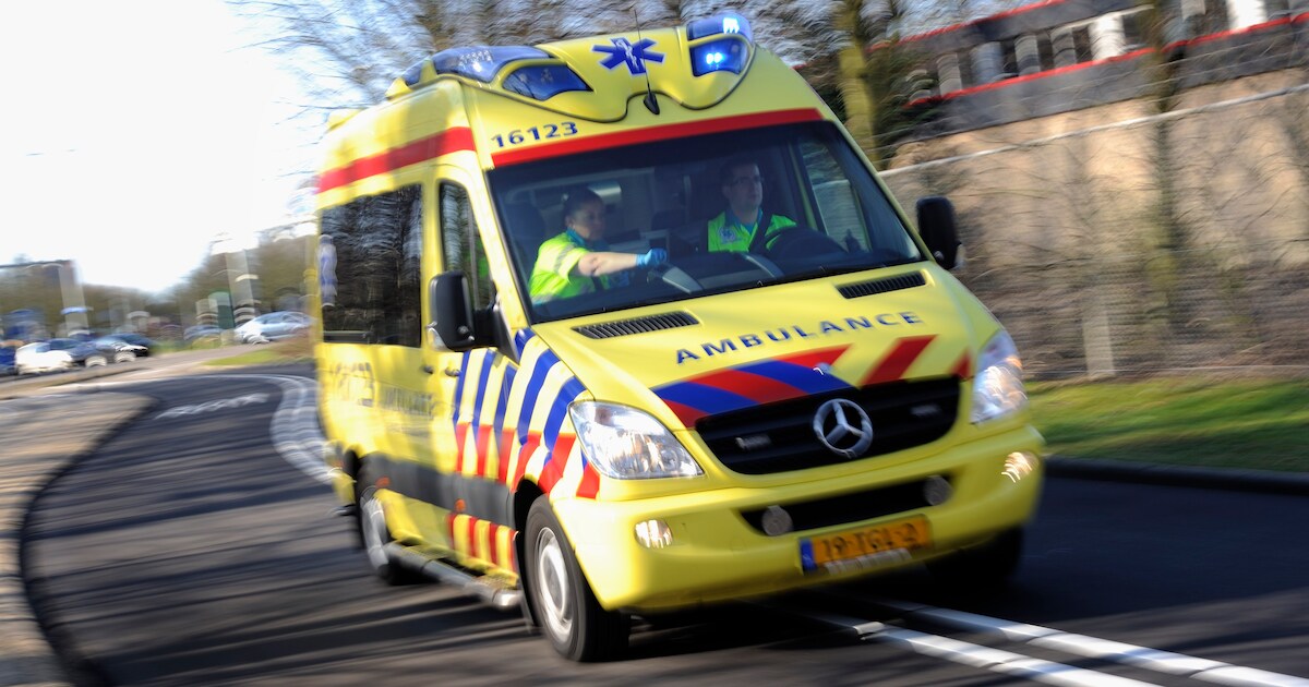 Fietser komt om door botsing met tractor in Sint Geertruid