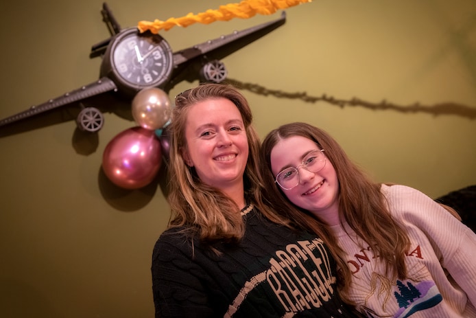 Zoë is geboren op 12-12-12 en wordt vandaag om 12 over 12... 12 jaar ...