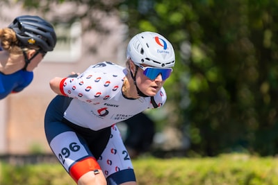 Iza Stekelenburg ten val op NK marathon: ‘Dit is waarom ik liever niet meedoe’