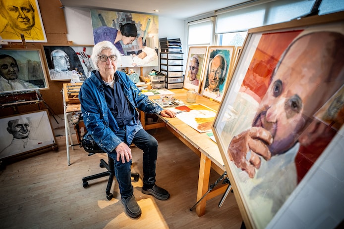 laatste-dag-van-heins-expositie-van-pausportretten-valt-samen-met