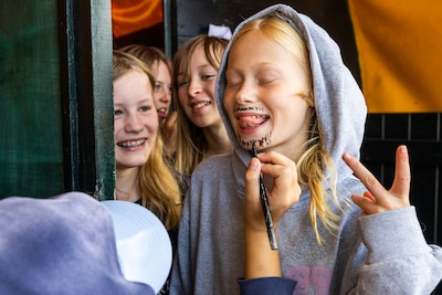 Het zomerkamp is razend populair: ‘Ouders bellen soms twee keer per dag om te vragen of het wel goed gaat’