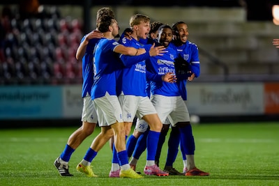 Na zijn eerste goal in de tweede divisie verlengt Meeuwsen zijn contract bij GVVV
