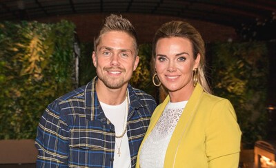 William Rutten deelt pikant kiekje van André en Monique, Joy neemt hap uit taart