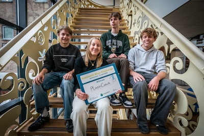 Leerlingen van het Beekdal Lyceum openen Amsterdamse beurs na winst in Blue Challenge