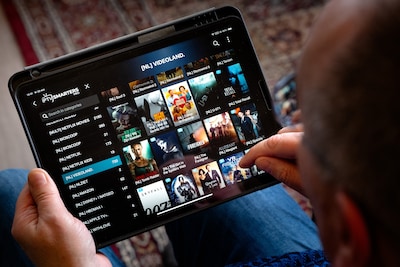 Wie al jarenlang klant is bij dezelfde internetprovider, betaalt vaak flink te veel: ACM grijpt in