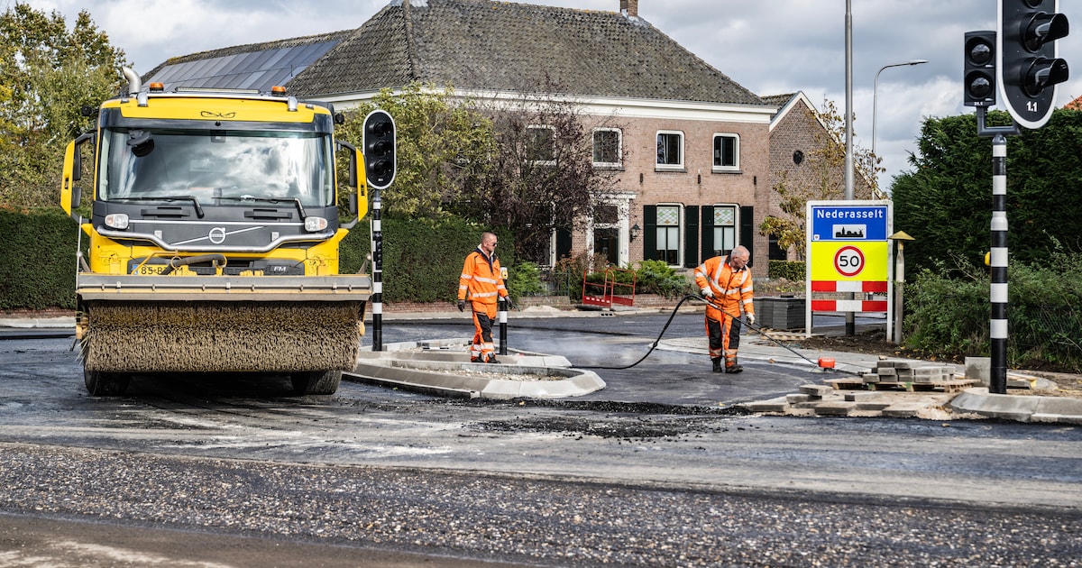 Bewoners komen in actie na verkeerschaos in het dorp: ‘Zoiets had ik ...