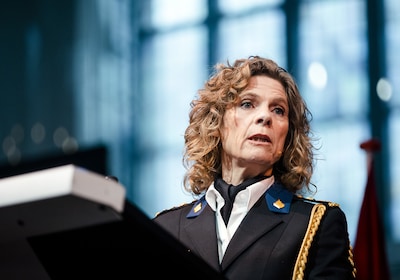 Korpsleiding politie geeft fouten in gluren zaak-Lisa toe en biedt excuses aan