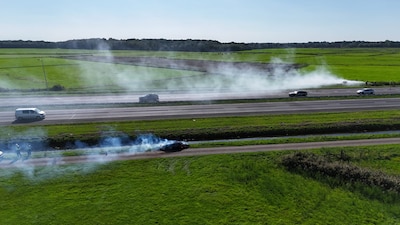 Langs meerdere snelwegen brandend materiaal aangetroffen, rijstroken en complete rijbanen afgesloten