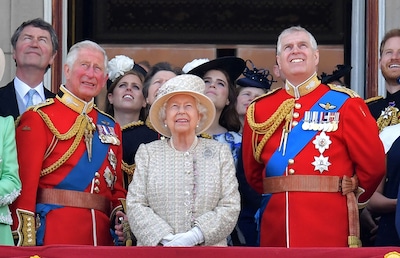 Met de toekomst van het koninklijk huis op het spel, haalt koning Charles ongenadig uit naar zijn broer