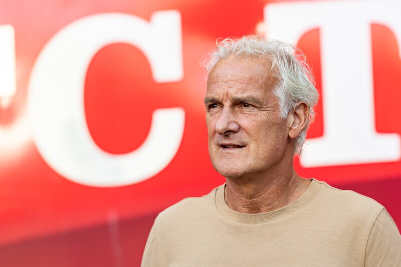 Fred Rutten naar WK met Curaçao, Dick Advocaat treedt terug | Regio ...
