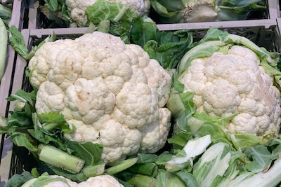 Groenten als bloemkool en tomaat groeien razendsnel door hitte, prijsdaling in supermarkt onzeker