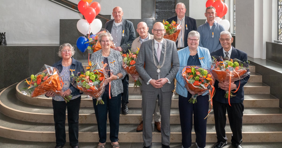boegbeeld-kartrekkers-en-sociaal-cement-13-leden-en-3-ridders-in
