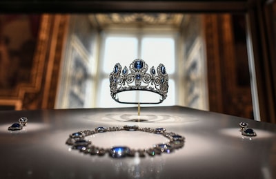 Acht gestolen juwelen Louvre waren 88 miljoen waard, gevreesd wordt dat de dieven ze zullen slopen