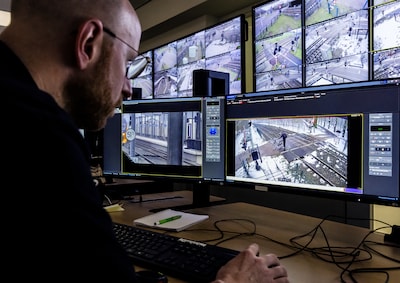 288 nieuwe slimme camera’s en drones moeten ongelukken op spoor en suïcides tegengaan