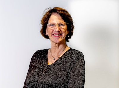 Het is in de mode om te bezuinigen op diplomatie en ontwikkelingshulp, terwijl daar juist de kennis zit