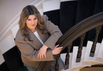 Juriste (38) is de nieuwe leider van de Haagse 50Plus: ‘Sommigen houden van netflixen, ik van wijsheid van ouderen’