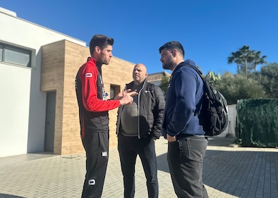 Code rood in Spanje dankzij sneeuw in Nederland: topdrukte voor Wilfred (54) bij organiseren van tra