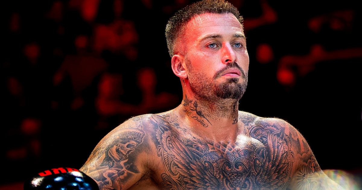 ‘Ik heb niet één seconde geslapen’: Dave Roelvink stond vol liefdesverdriet in de ring bij boksnederlaag