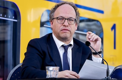 NS-personeel reageert sceptisch op aanwijzen Koolmees als verkenner: ‘Welk signaal geef je af?’