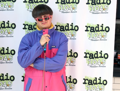 Van bloempotkapsel tot bizarre stunts: wie was de excentrieke zanger Oliver Tree die omkwam bij helikoptercrash?