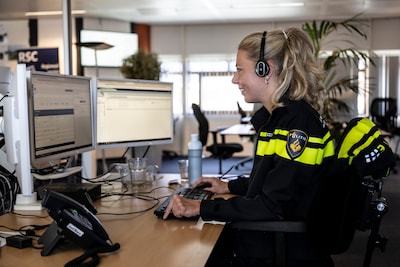 Politie steeds moeilijker te bereiken, soms minutenlang wachten op een diender aan de lijn