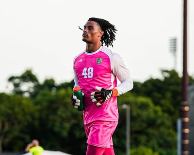 Na NEC, Vitesse en De Graafschap speelt Nigel (22) nu collegevoetbal in Amerika: ‘Mijn ambitie is de