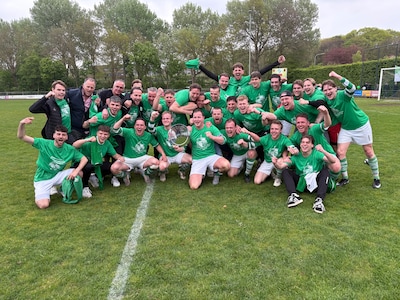 DDV’ers zien hoe concurrent faalt; titel is nu écht binnen • Daley Hoogakker scoort vijf keer en maa