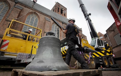 De stadsbeiaardier moet terug in Culemborg want de computer die het carillon 364 dagen aanstuurt wee
