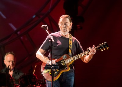 Zanger Chris Rea, bekend van hits als Driving home for Christmas, overleden op 74-jarige leeftijd