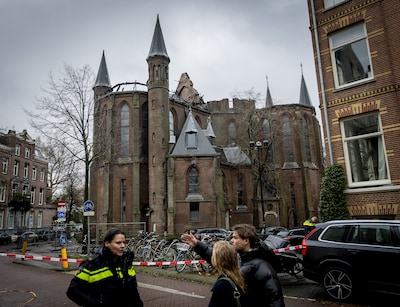 Afgebrande Vondelkerk 'moet herbouwd worden': 'Ongelooflijk veel moeite voor gedaan'