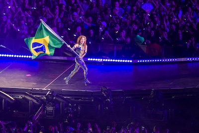 Copacabana in Rio stroomt vol met 2 miljoen mensen voor gratis concert van Colombiaanse superster Shakira