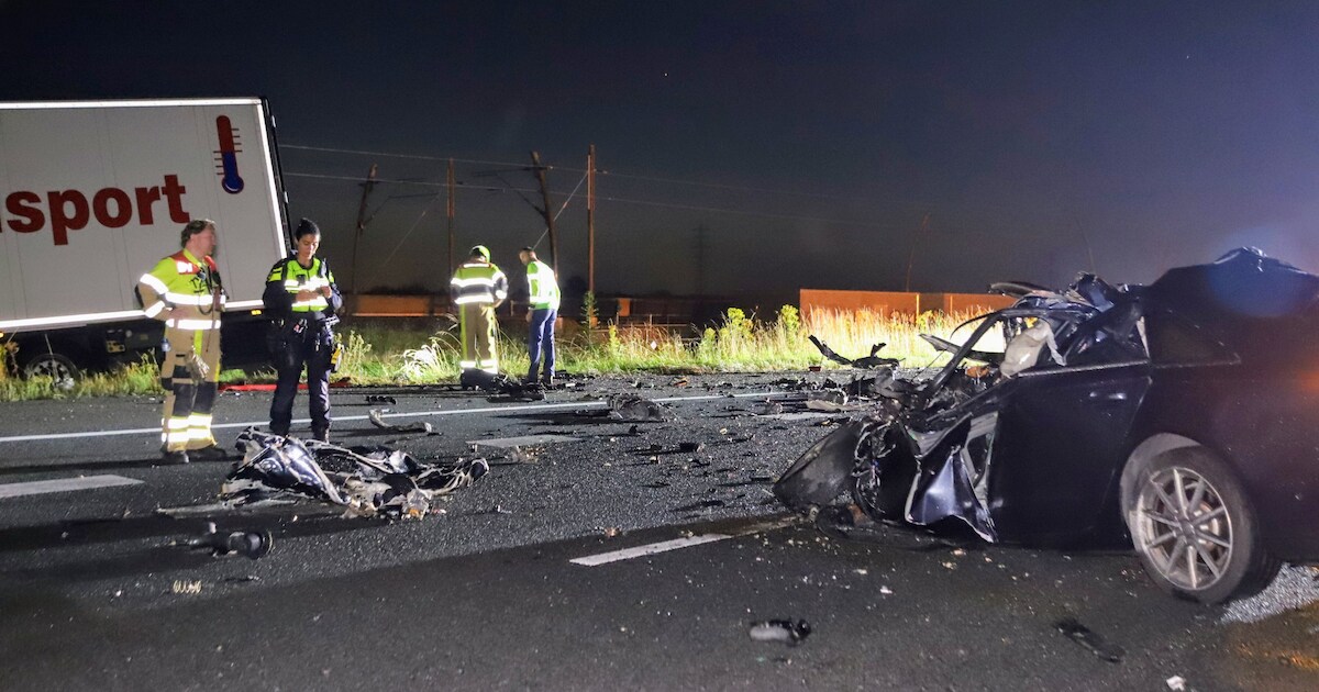 Overleden spookrijder is 61-jarige man uit Arnhem: auto botste op A15 frontaal op vrachtwagen