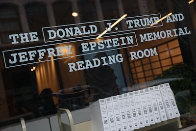 Epstein-files tentoongesteld in New York: ruim 3400 boeken en miljoenen pagina’s
