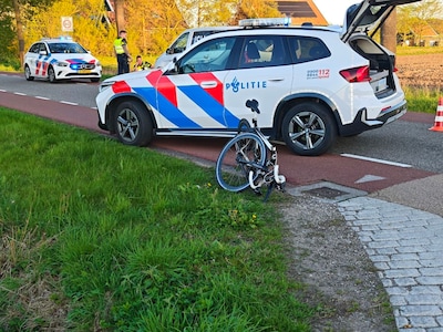 Wielrenner gewond na harde val op de in Lichtenvoorde