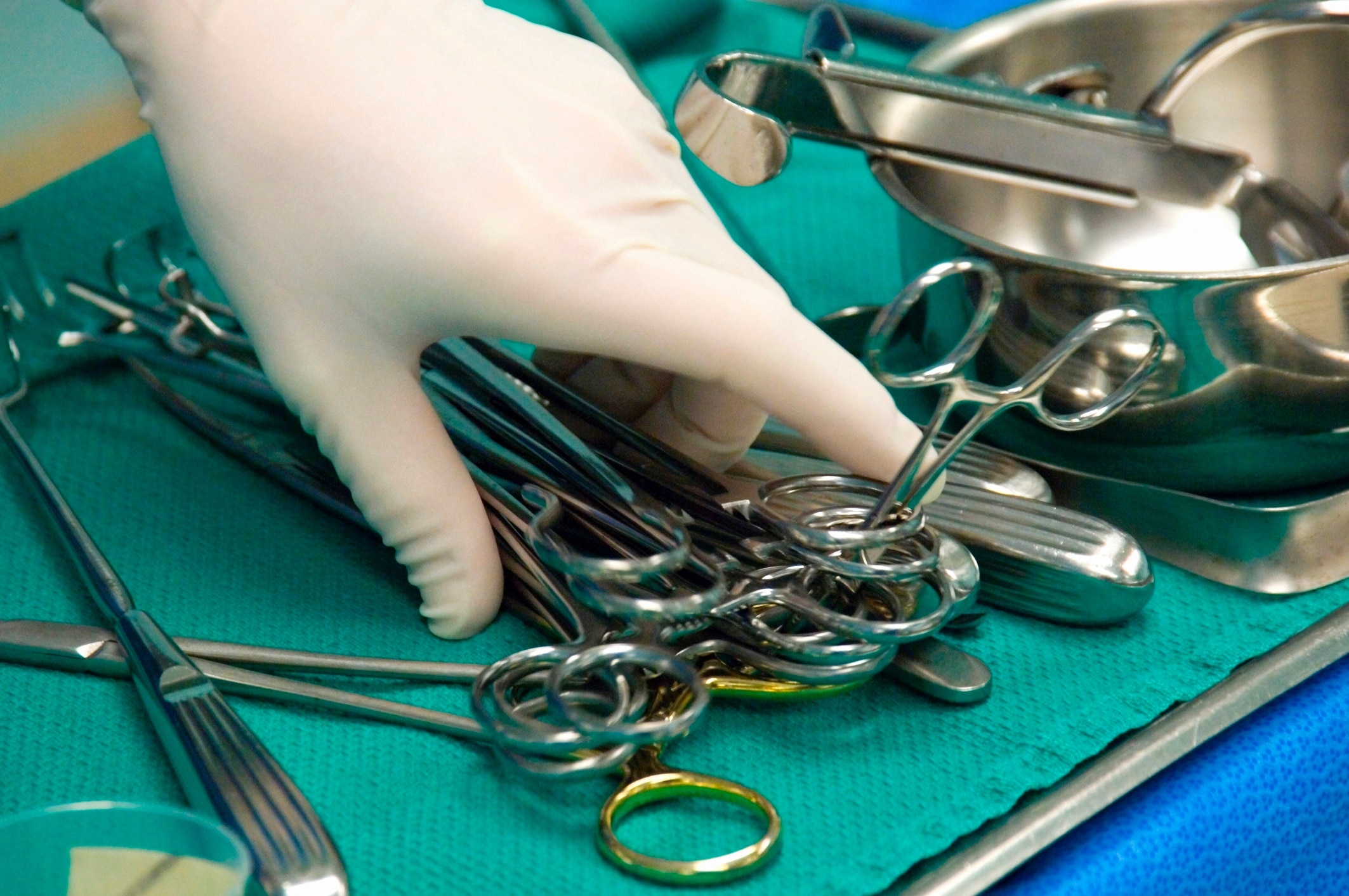 Chirurg Thomas (53) draait diensten van 16 uur: ‘Kan het niet meer aan mezelf verantwoorden’